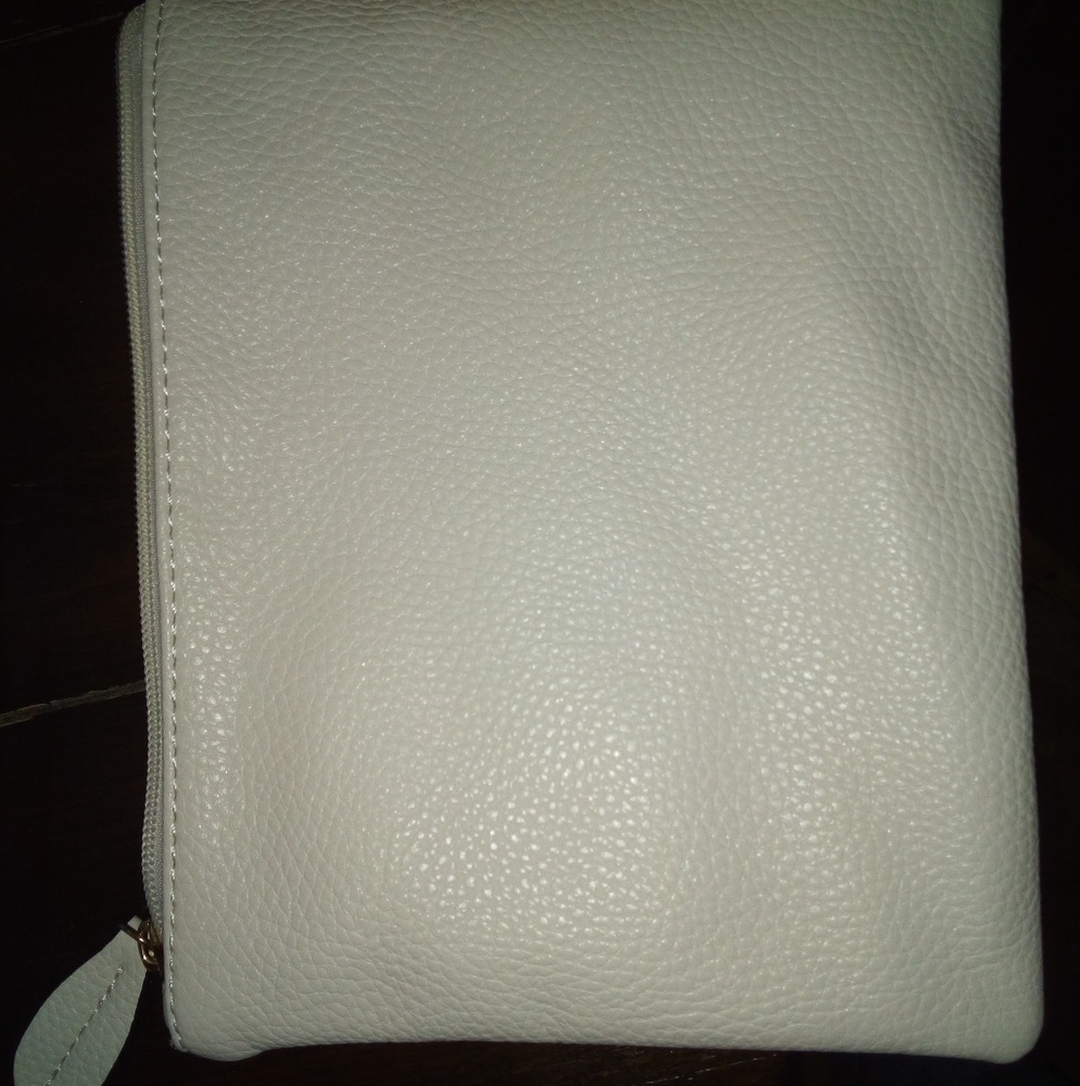 Nwot Imoshion white faux leather bag